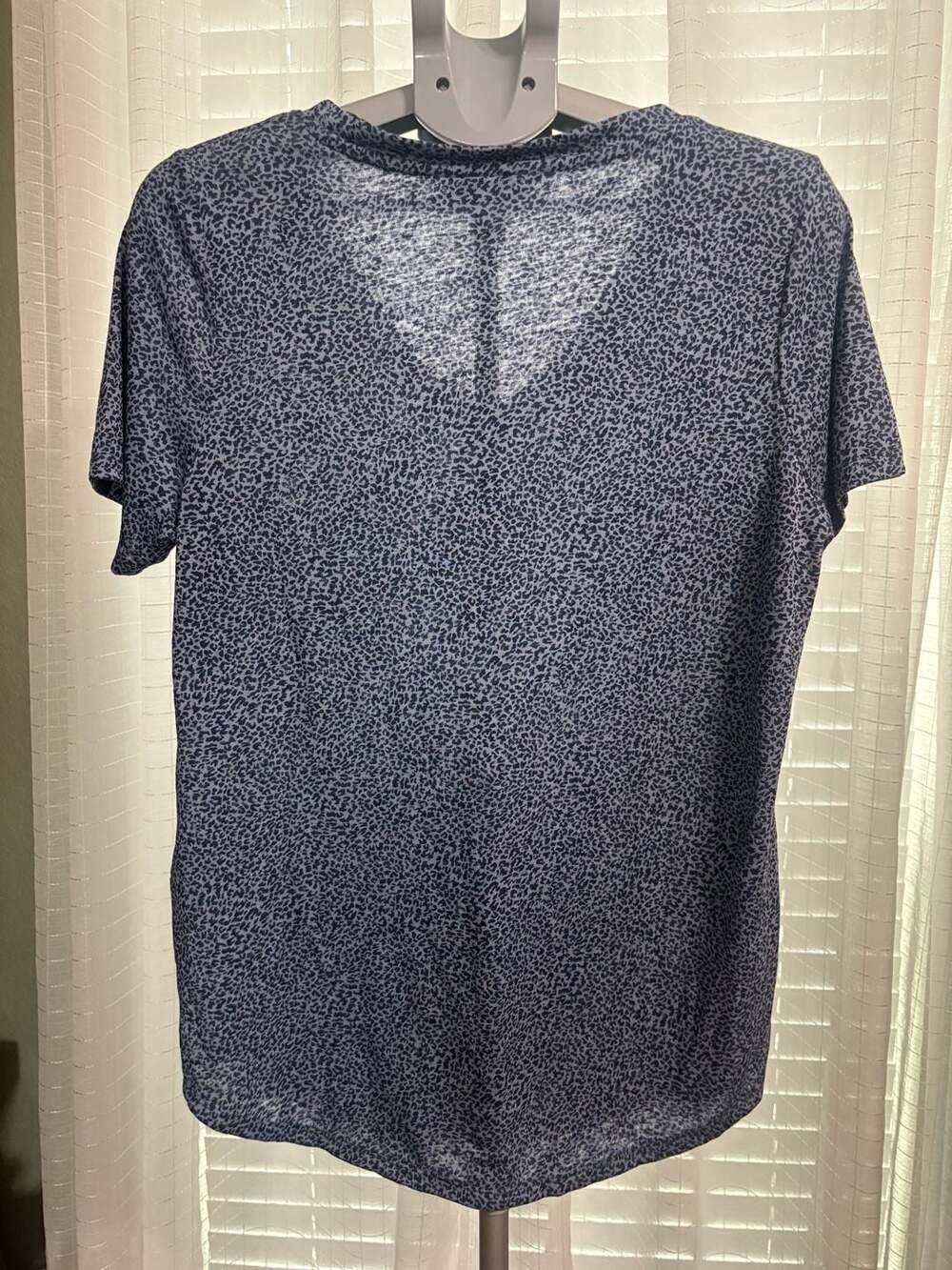Athleta Breezy Scoop V-Neck Tee Animal Print Size Large